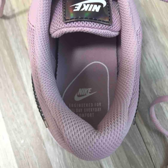 NWT  Nike Tanjun Plum Chalk W AUTHENTIC - Picture 8 of 8
